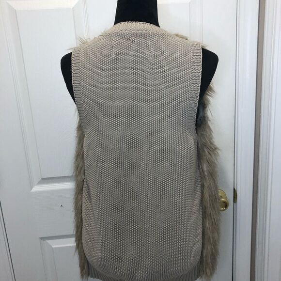 Sebby Collection faux fur vest size medium - Picture 6 of 8